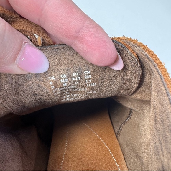 Clarks Brown Suede Lace Up Heeled Ankle Booties Size 8.5 - Picture 7 of 7